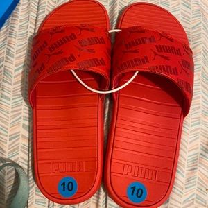 Pumas sandals